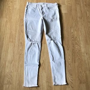 White distressed jeans